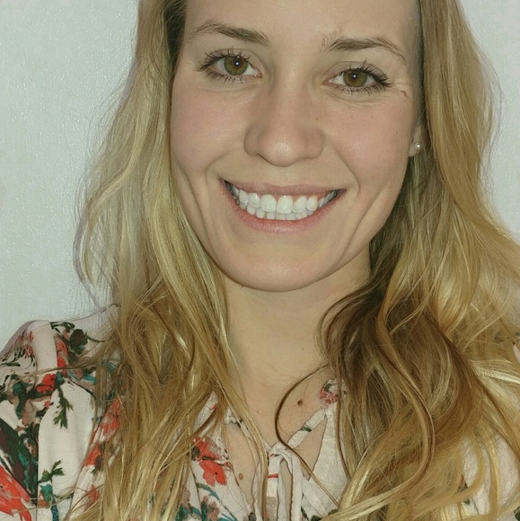 Meet your Posher, Hannah - Picture 1 of 1